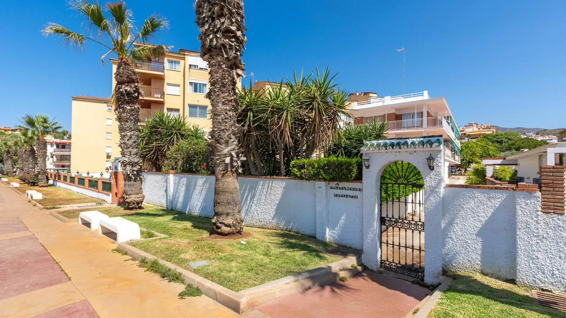 Rincón de la Victoria Wintowinrentals Close To The Beach, Private Terrace & Parking דירה